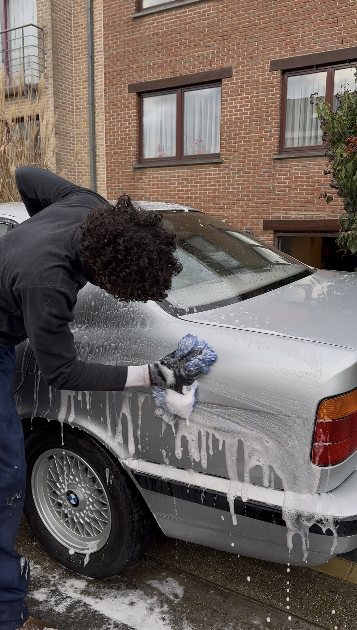 Shampoing carrosserie à la main sur place